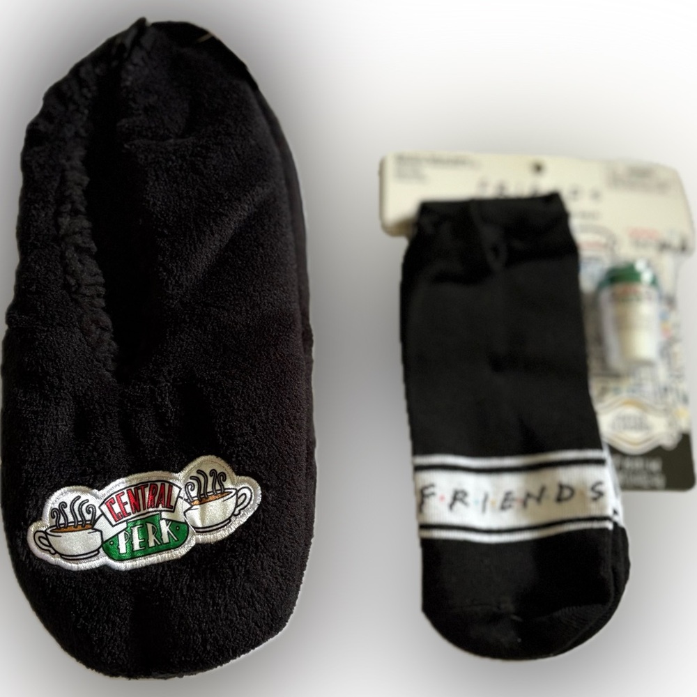 📺FRIENDS TV SHOW SWAG*[sock-shoe and 3 pairs of sock]📺